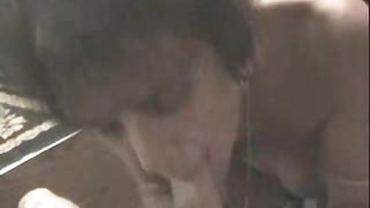 વિસિયસ મિત્રો વેબકૅમની સામે નગ્ન મૈથુન કરે છે