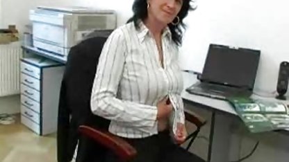 એક પ્રવાસી સાથે હોમમેઇડ વાહિયાત જે તેના ગધેડામાં દૂધ લાગે છે