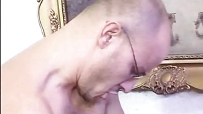 કાળા દ્વારા દુરુપયોગ કરેલું દુષ્ટ યુવાનો