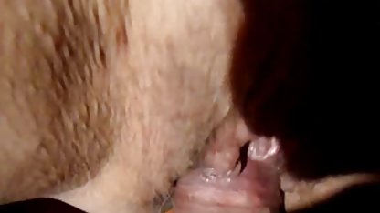 સેક્રેટરી તેના બોસની પૂંછડી ચૂકી ગઈ