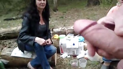 રશિયન માતા પોતાને પુત્ર માટે જાતીય ભેટ તરીકે પ્રદાન કરે છે