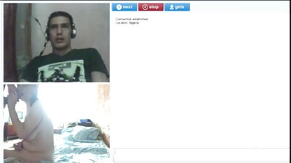 ટેટૂટેડ ફટકો તેના ભાઈને ફટકારે છે